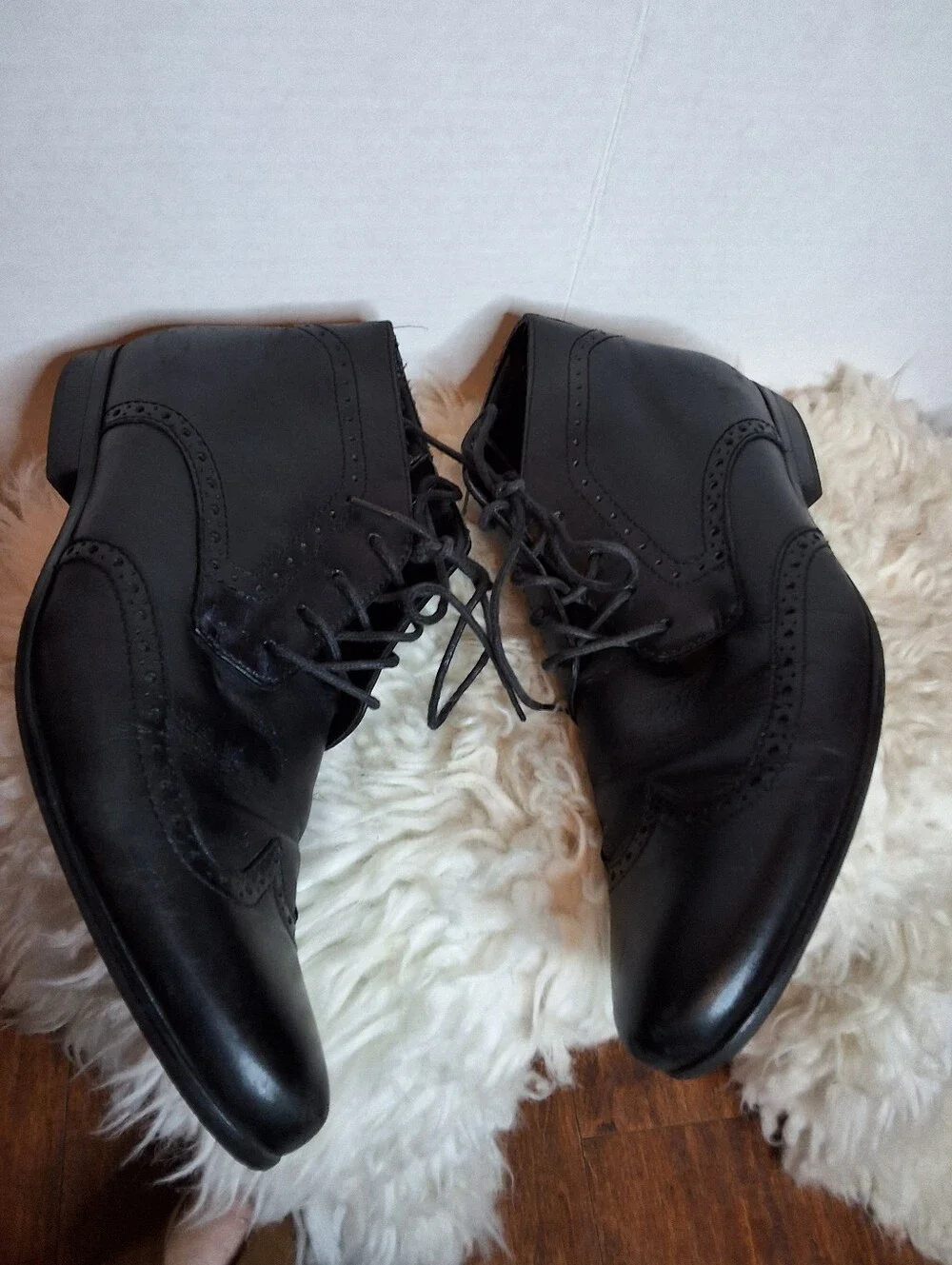 GUESS Men’s 8.5 Black Leather Wingtip Brogue Ankle Boots Lace Up9 Zip